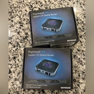 Nighthawk M1 Gigabit LTE Mobile Router (1)